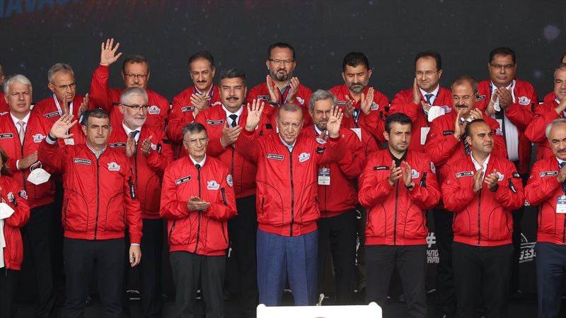 Cumhurbaşkanı Erdoğan: TEKNOFEST'in genç mucitleri Türkiye'nin mimarları olacak