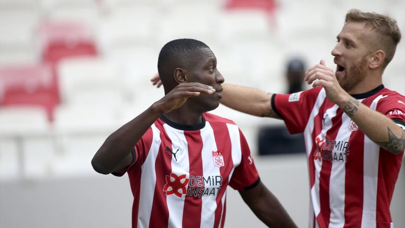 Sivasspor, Karagümrük'ü 4 golle geçti