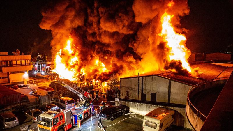 Almanya'da gurbetçinin iş yeri küle döndü
