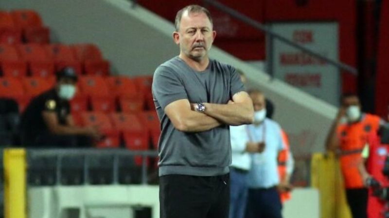 Sergen Yalçın'dan futbolculara: İyiyim diyorsunuz sakatlanıyorsunuz