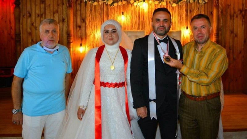 Karabük’te, gelin ve damada kripto para takıldı