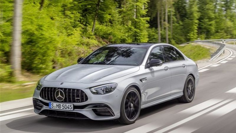 Mercedes: Çip krizi nedeniyle teslimat süreleri bir yıl uzayacak