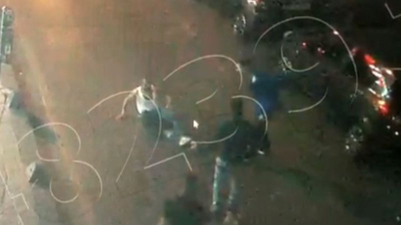 Kağıthane'de yumruklu kavgada kan aktı