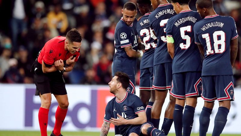 Messi barajın altına yattı