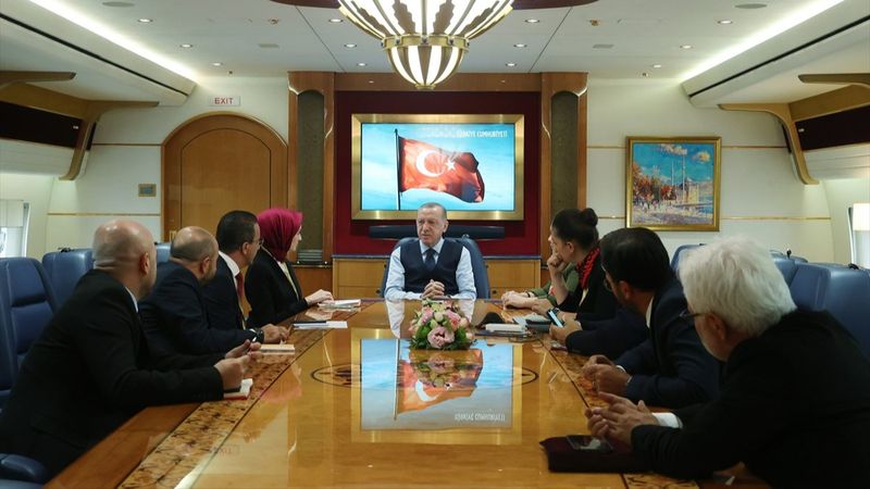 Cumhurbaşkanı Erdoğan'dan Soçi dönüşü önemli mesajlar