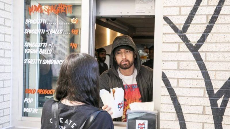 Eminem'in yeni mesleği: Makarnacılık