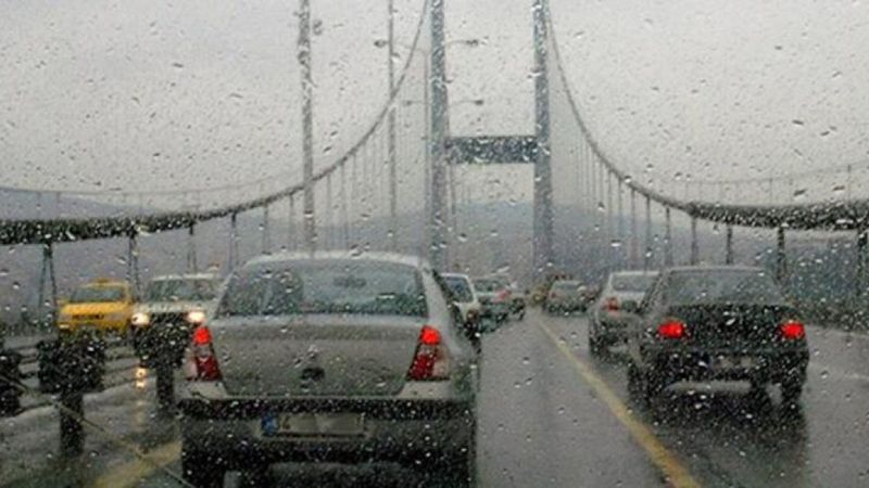 İstanbul'da trafik yoğunluğu yaşanıyor