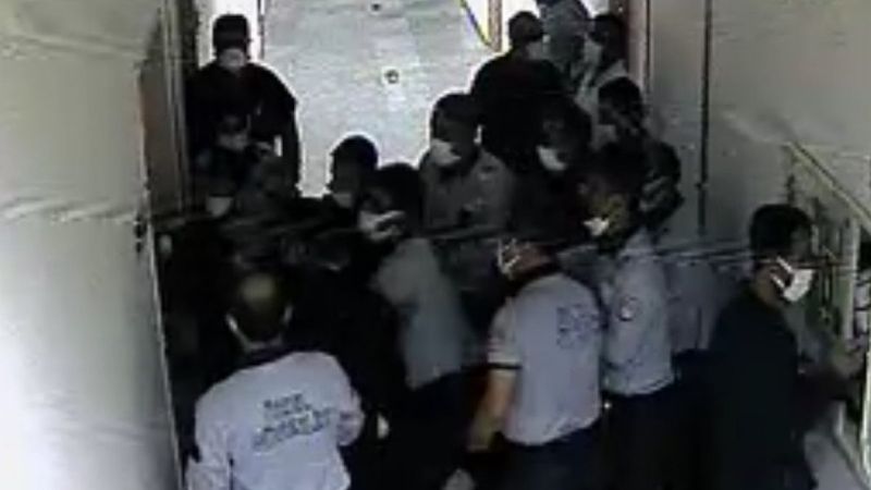 Malatya'da madde bağımlısı şahıs, 3 hemşireyi rehin aldı