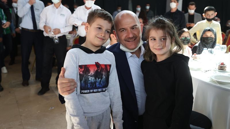 Süleyman Soylu, Bursa'da yetim ve öksüz çocuklarla buluştu