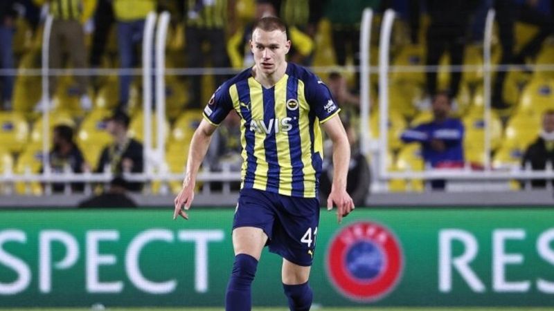 Attila Szalai takım arkadaşlarından özür diledi