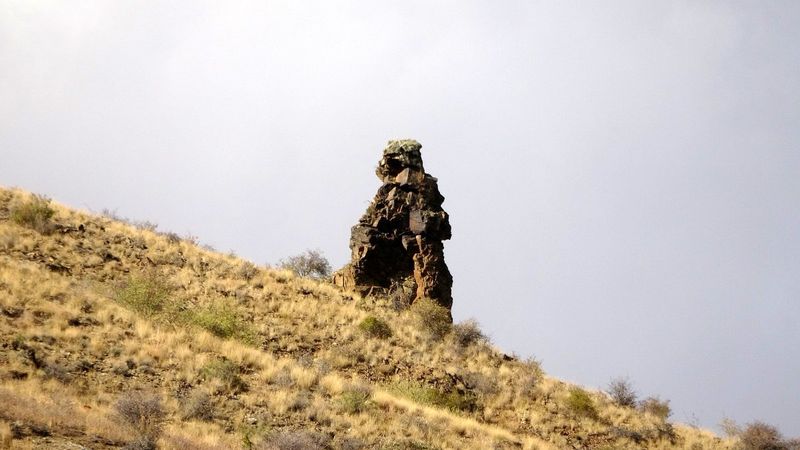 Sivas'taki 'gelin taşı' ilgi çekiyor