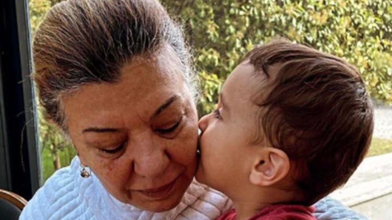 Buse Varol, Suzan Tektaş'ı paylaştı