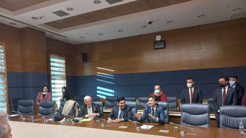 Muhalefet partileri TBMM'de toplandı