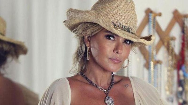 Uğruna fan hesapları açılmıştı! Gülben Ergen, ayağını sakatladı