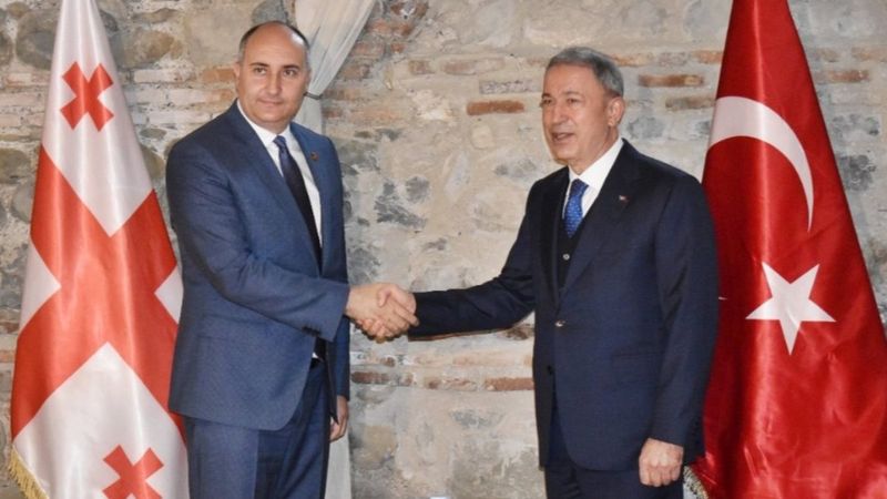 Hulusi Akar, Gürcistan Savunma Bakanı Burculadze ile görüştü