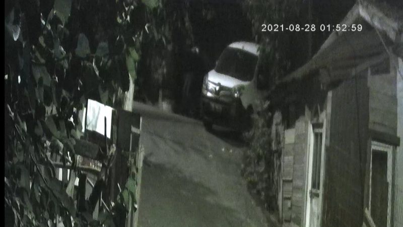 Sultangazi'de aracı kurşunlanan adamın güvenlik kamerası çalındı