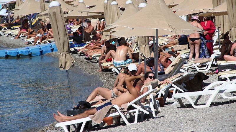 Bodrum sahilleri doldu taştı