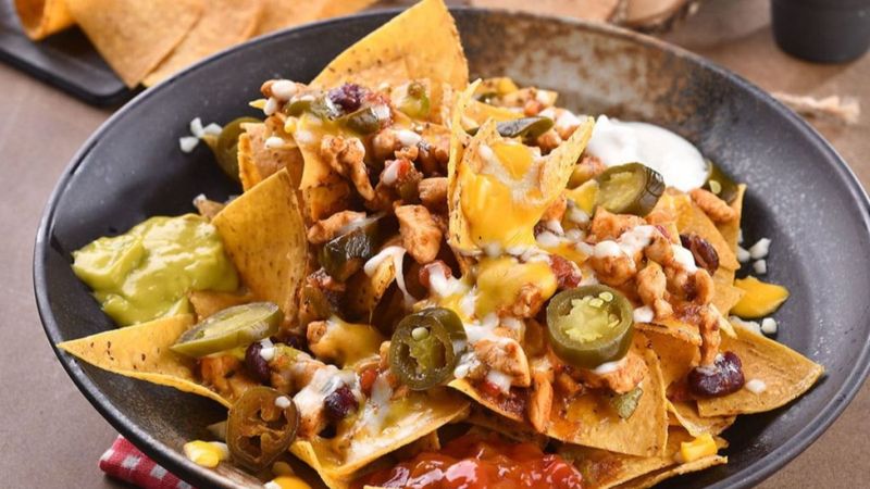Partilerin çıtır lezzeti: Kıymalı Nachos ve 5 dip sos