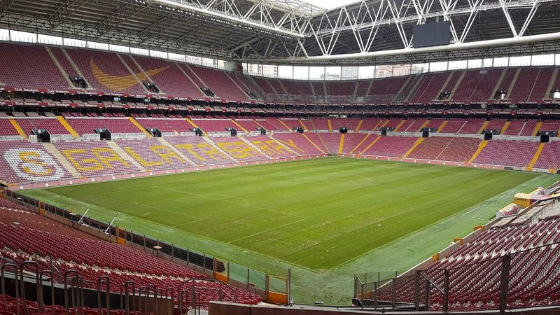 Galatasaray'a Katarlı stat sponsoru