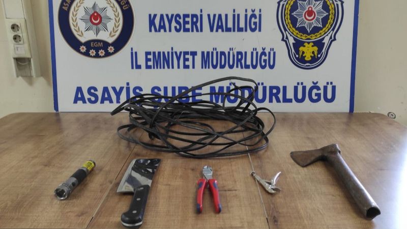 Kayseri'de 100 bin TL’lik kablo çalan hırsız yakalandı