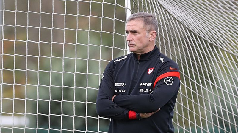 Stefan Kuntz geri pası yasakladı