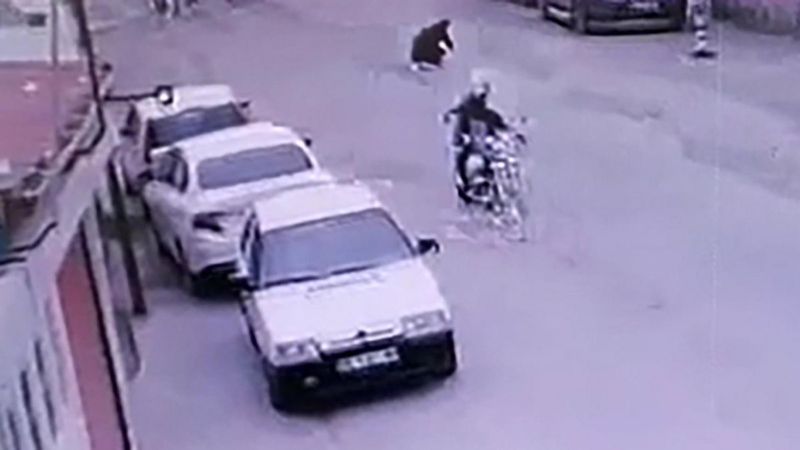 Iğdır’da, sosyoloğa sokak ortasında silahlı saldırı