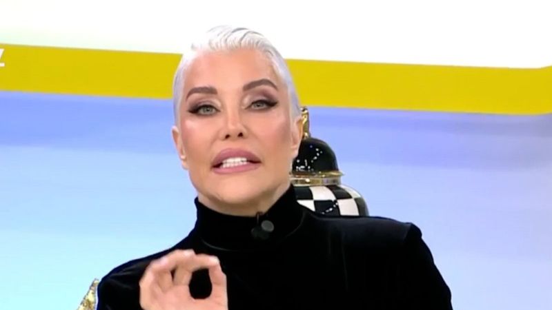 Deniz Akkaya'dan Ece Ronay'a: Seni karpuzun için izliyorlar