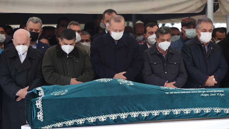 Cumhurbaşkanı Erdoğan, Ahmet Gür'ün cenazesine katıldı