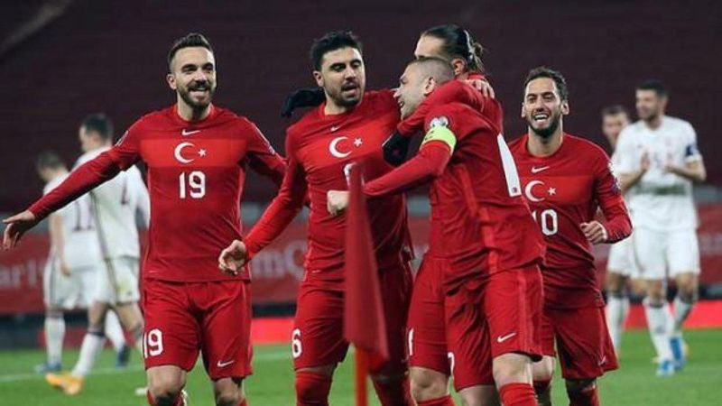 Letonya-Türkiye maçının ilk 11'leri