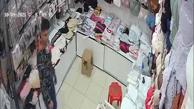Edirne'de 17 yaşındaki genç, konfeksiyon mağazası soydu