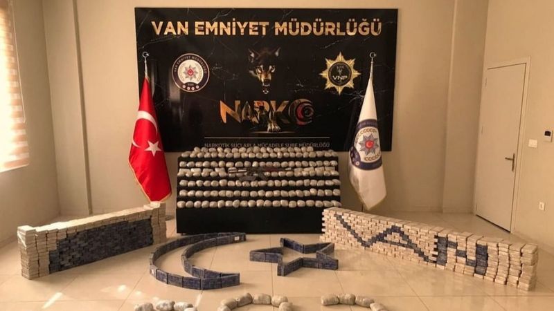 Van'da 25 şahıs, uyuşturucu operasyonunda yakalandı