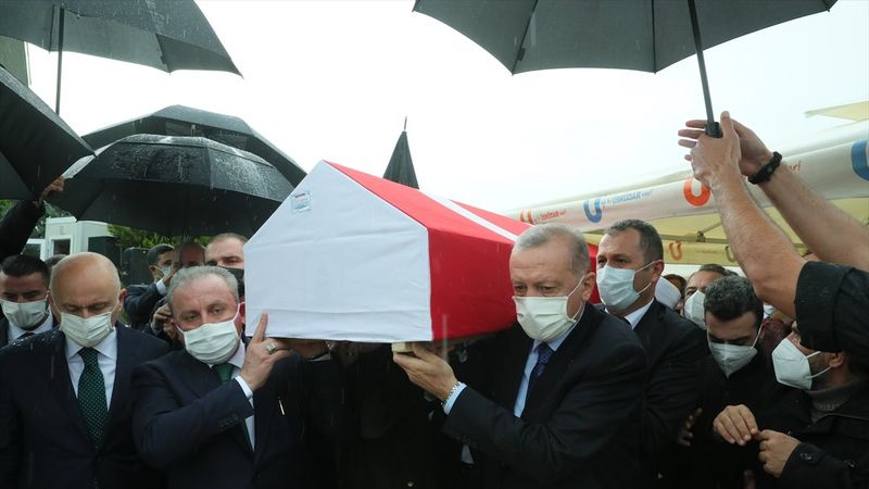 AK Partili İsmet Uçma'ya veda