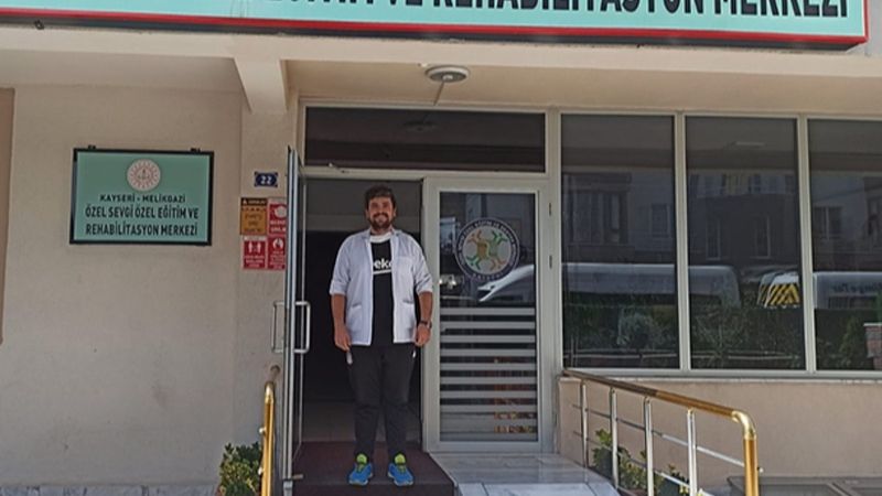 Kayseri'deki öğretmen, etkinliklerle öğrencilerini topluma kazandırıyor