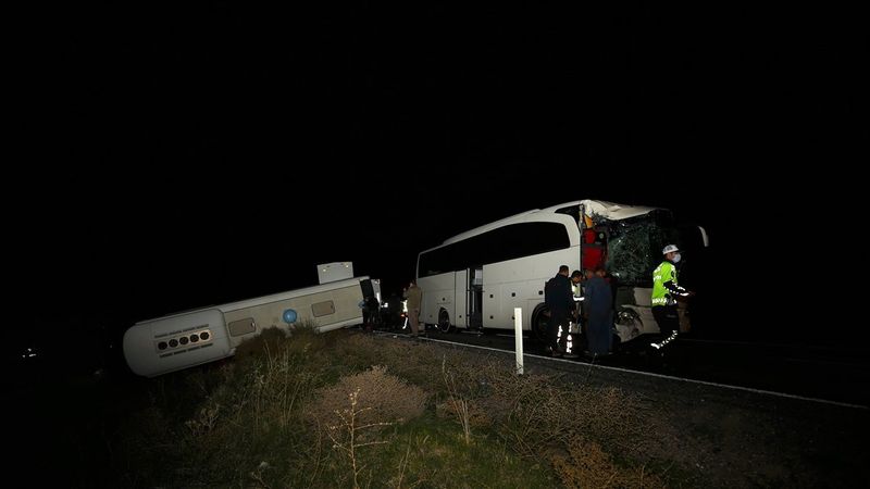 Nevşehir'de öğrencileri taşıyan otobüsler kazaya karıştı: 44 yaralı