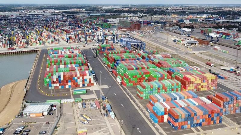 İngiltere limanlarında nakliye krizi yaşanıyor