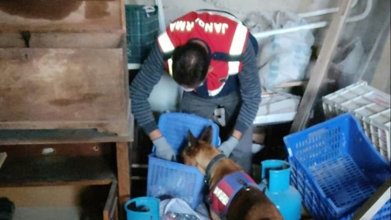 Trabzon’da jandarmanın uyuşturucu operasyonu kamerada