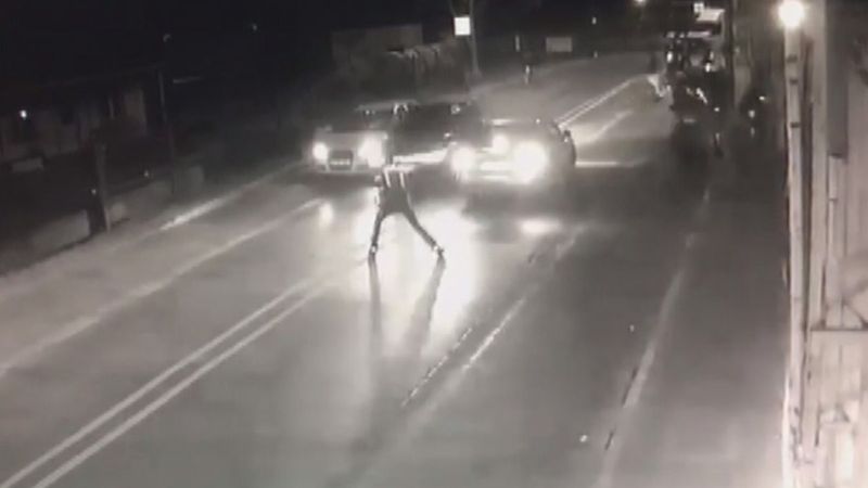 Avcılar'da denetim noktasındaki polise silahlı saldırı