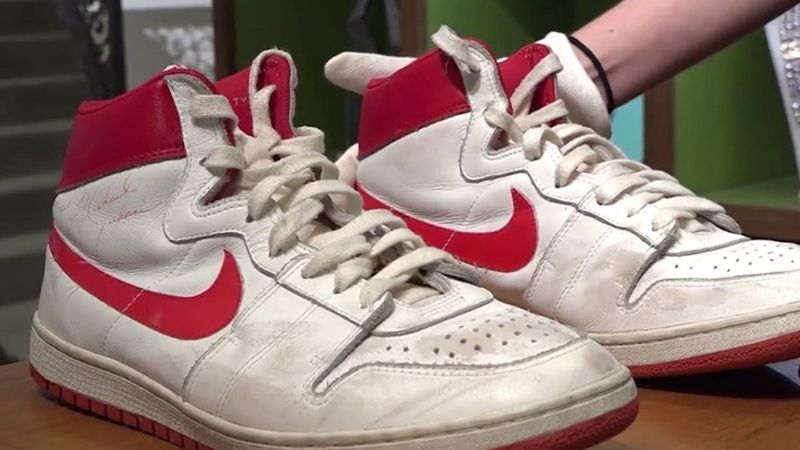 Jordan'ın ilk sezon ayakkabıları açık artırmada