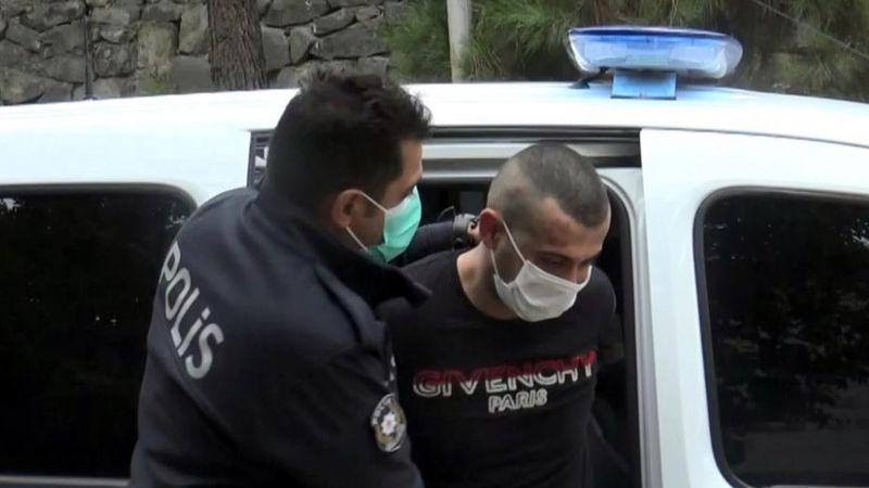 İstanbul'da yolcu kılığında bindiği taksiyi çalıp işe çıktı