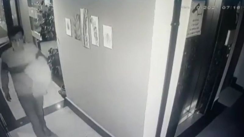 Şişli’de, apartmana giren ayakkabı hırsızı yakalandı