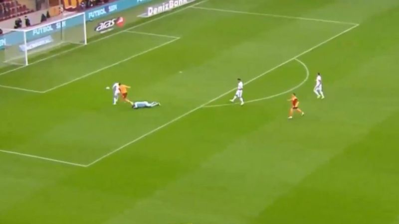 Mohamed'in attığı gol tartışmalara neden oldu