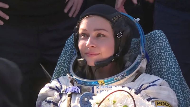 Rus film ekibi, Dünya'ya döndü