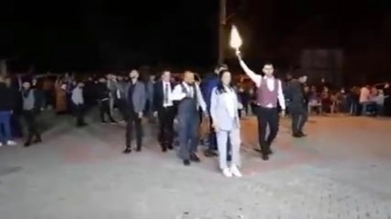 Sakarya’da, düğünde takı töreni sırasında havaya ateş açtılar