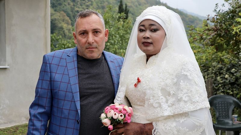 Trabzonlu vatandaş, Sudanlı Aisha ile dünyaevine girdi