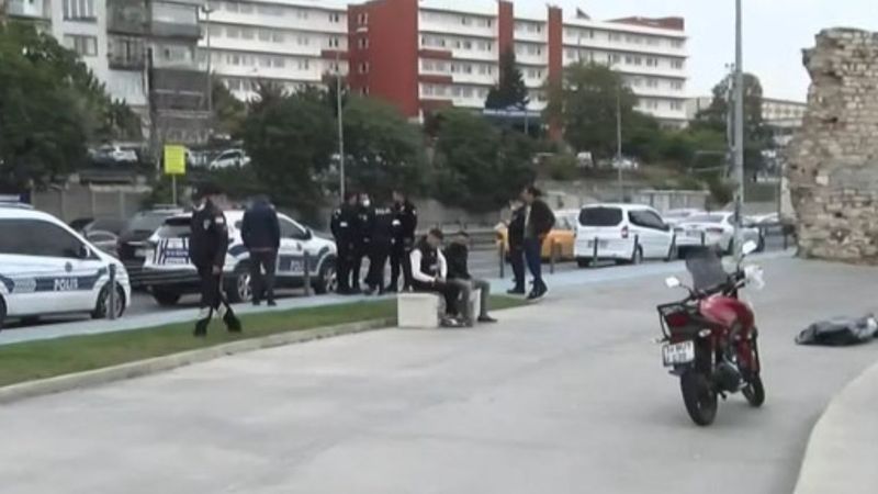 Fatih'de Samatya sahilinde yürüyen vatandaşlar cesede rastladı