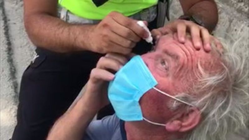 Sakarya'da gözünden rahatsızlanan şoföre polis yardımı