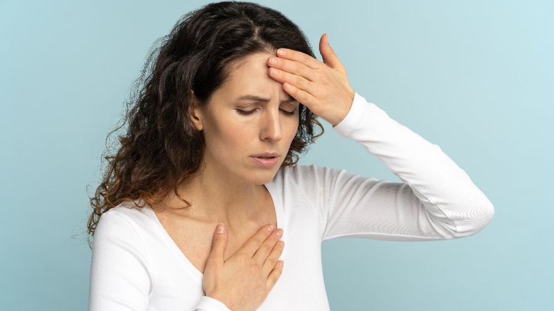 Eğilme sırasında baş dönmesinin 10 nedeni