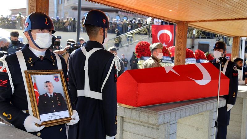 Uzman Çavuş Burak Tortumlu son yolculuğuna uğurlandı