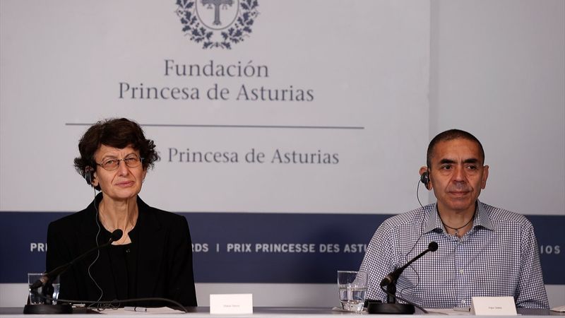 İspanya'dan Uğur Şahin ve Özlem Türeci'ye ödül