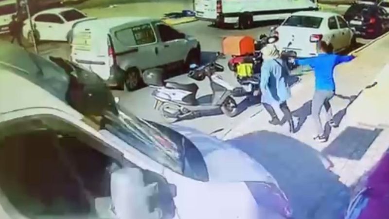 Esenyurt’ta 3 kişinin ezilmekten son anda kurtulduğu kaza